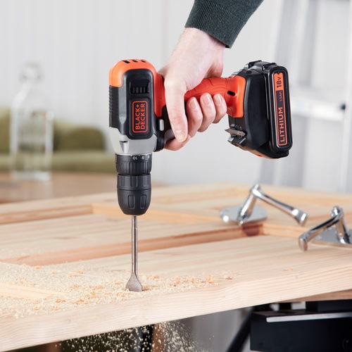 Black and Decker - 18V Lithiumion borrskruvdragare med 15Ah batteri  400mA laddare - BCD001C1