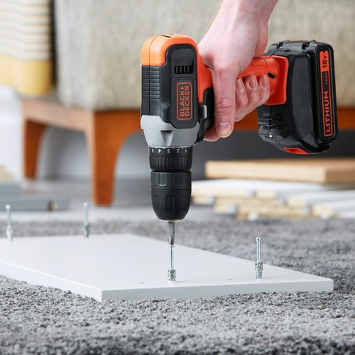 Black and Decker - 18V Lithiumion borrskruvdragare med 15Ah batteri  400mA laddare - BCD001C1