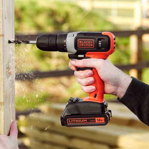 Black and Decker - 18V Lithiumion borrskruvdragare med 15Ah batteri  400mA laddare - BCD001C1