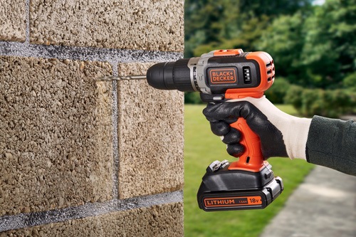 Black and Decker - 18V lithiumion 2 vxlad slagborrmaskin med 15Ah batteri  400mA laddare - BCD003C1