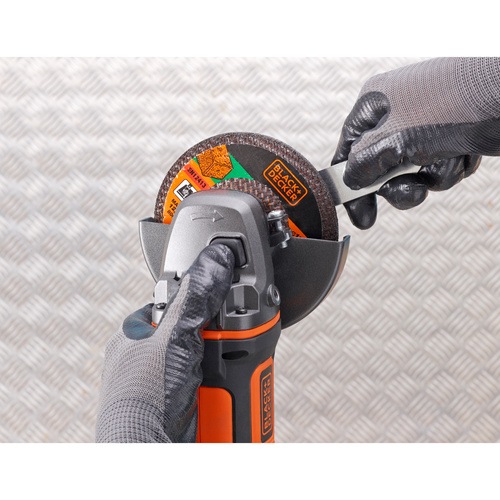 Black and Decker - 18V Liion sladdls vinkelslip utan batteri och laddare - BCG720N