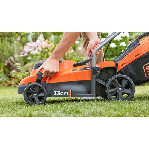 Black and Decker - 2x18V 40Ah 33cm kompakt grsklippare - BCMW33184L2