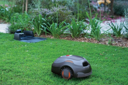Black and Decker - Batteridriven robotgrsklippare - BCRMW121