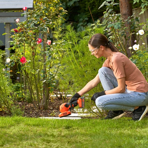 Black and Decker - 18V Busktrimmer - BCSS18B