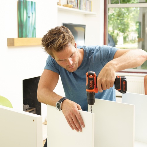 Black and Decker - 108V LiIon kompakt borrmaskinskruvdragare med vska - BDCDD12K1B