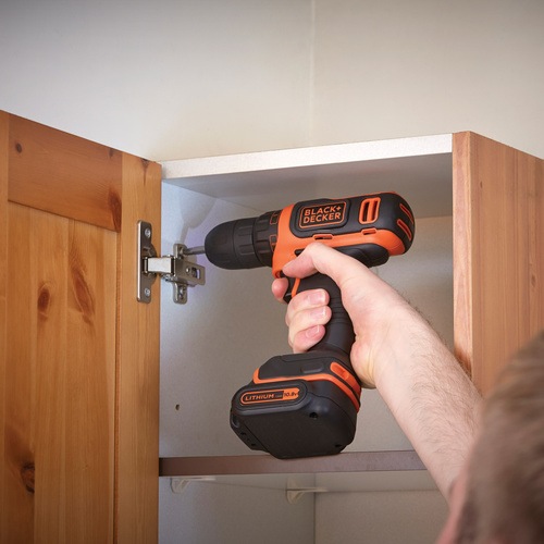 Black and Decker - 108V LiIon kompakt borrmaskinskruvdragare med vska - BDCDD12K1B