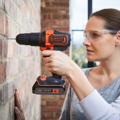 Black and Decker - 18V LiIon slagborrmaskin med tv batterier och laddare i kitbox - BDCHD18K1B2