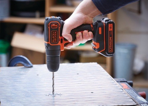 Black and Decker - 18V 2G slagborrmaskin med 400mA laddare 2x15Ah och vska - BDCHD18KB