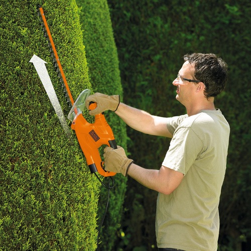 Black and Decker - SV 500W hedge trimmer 55cm blade - BDHT55