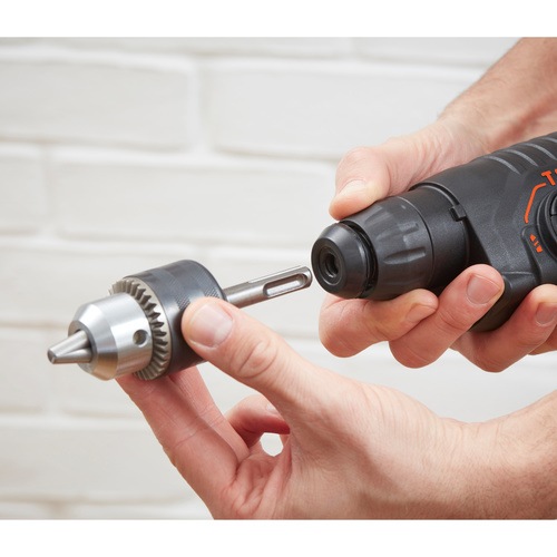 Black and Decker - 650W SDS Borrhammare med kitbox - BEHS01K