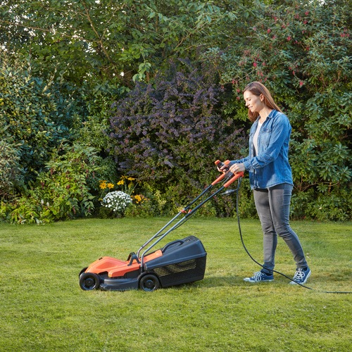 Black and Decker - 32CM 1200W Grsklippare med ergonomiskt handtag - BEMW451BH