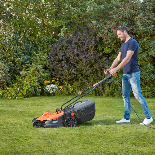 Black and Decker - 38cm 1600W Grsklippare med EasySteer - BEMW471ES