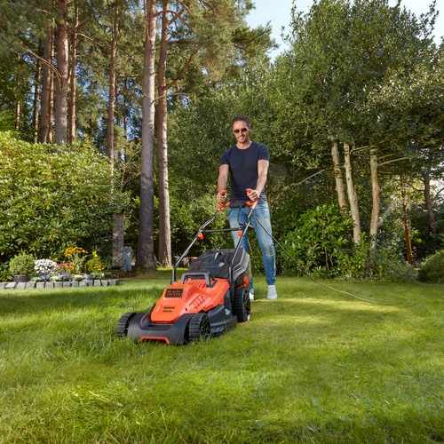 Black and Decker - 42CM 1800W Grsklippare med ergonomisk handtagdesign - BEMW481BH