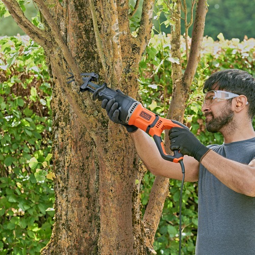 Black and Decker - 750W Tigersg med grenhllare  tv sgblad - BES301