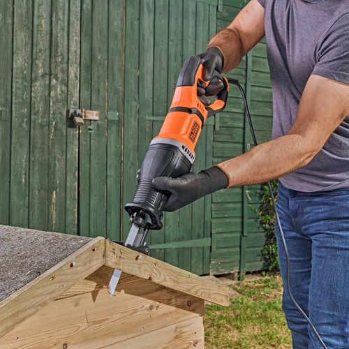 Black and Decker - 750W Tigersg med grenhllare  tv sgblad - BES301
