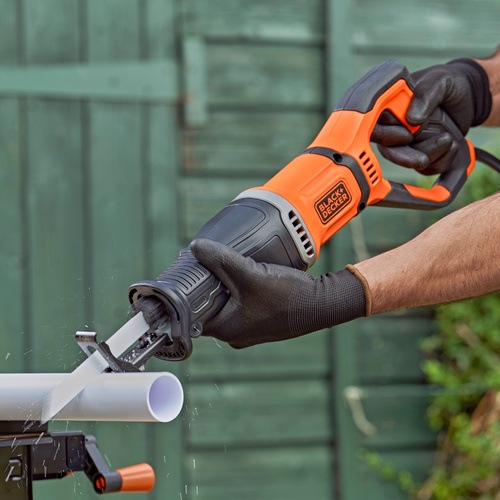 Black and Decker - 750W Tigersg med grenhllare  tv sgblad - BES301