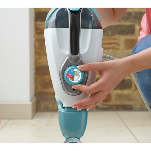 Black and Decker - 1600W 2i1 SteamMop med deltahuvud SteaMitt och 11 tillbehr - BHSM166DSM