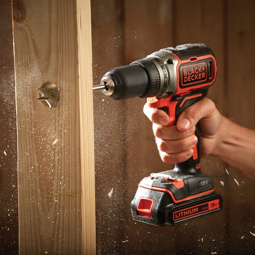 Black and Decker - 18V LiIon kolborstfri borrskruvdragare med ett batteri och laddare i kitbox - BL186K