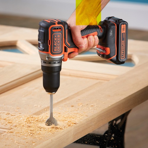 Black and Decker - 18V LiIon kolborstfri borrskruvdragare med ett batteri och laddare i kitbox - BL186K