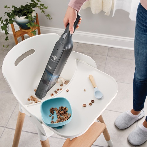 Black and Decker - 12V Kompakt handdammsugare med laddstation - HLVC320B11